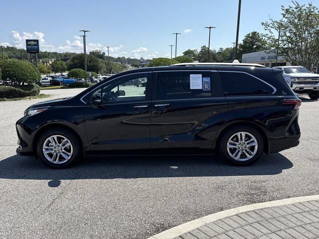 Used 2025 Toyota Sienna Limited AWD/4WD image 6