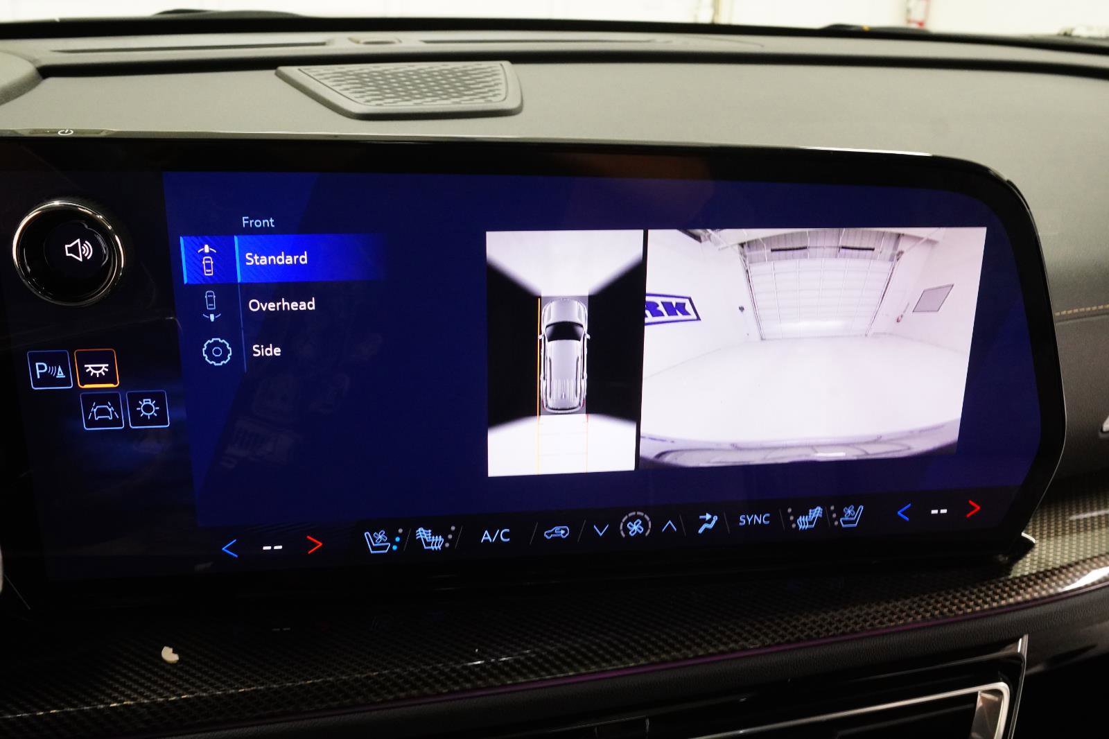 Used 2026 Chevrolet Traverse High Country w/ LPO, Floor Liner Package FWD image 35
