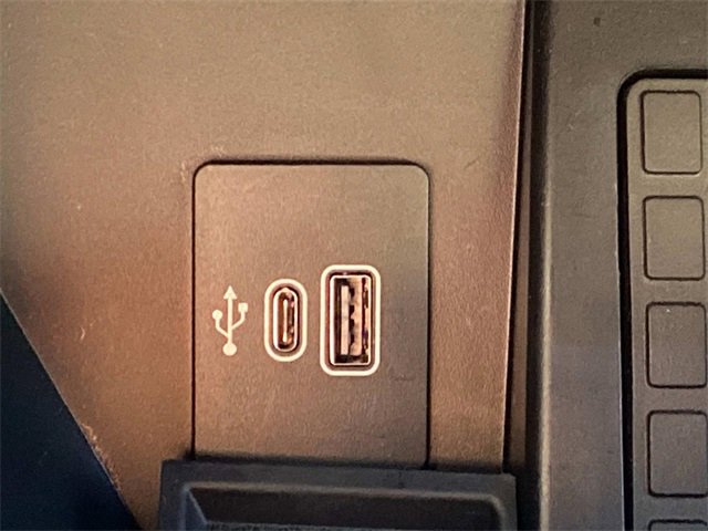 Used 2025 Ford F150 Lariat w/ FX4 Off-Road Package image 26