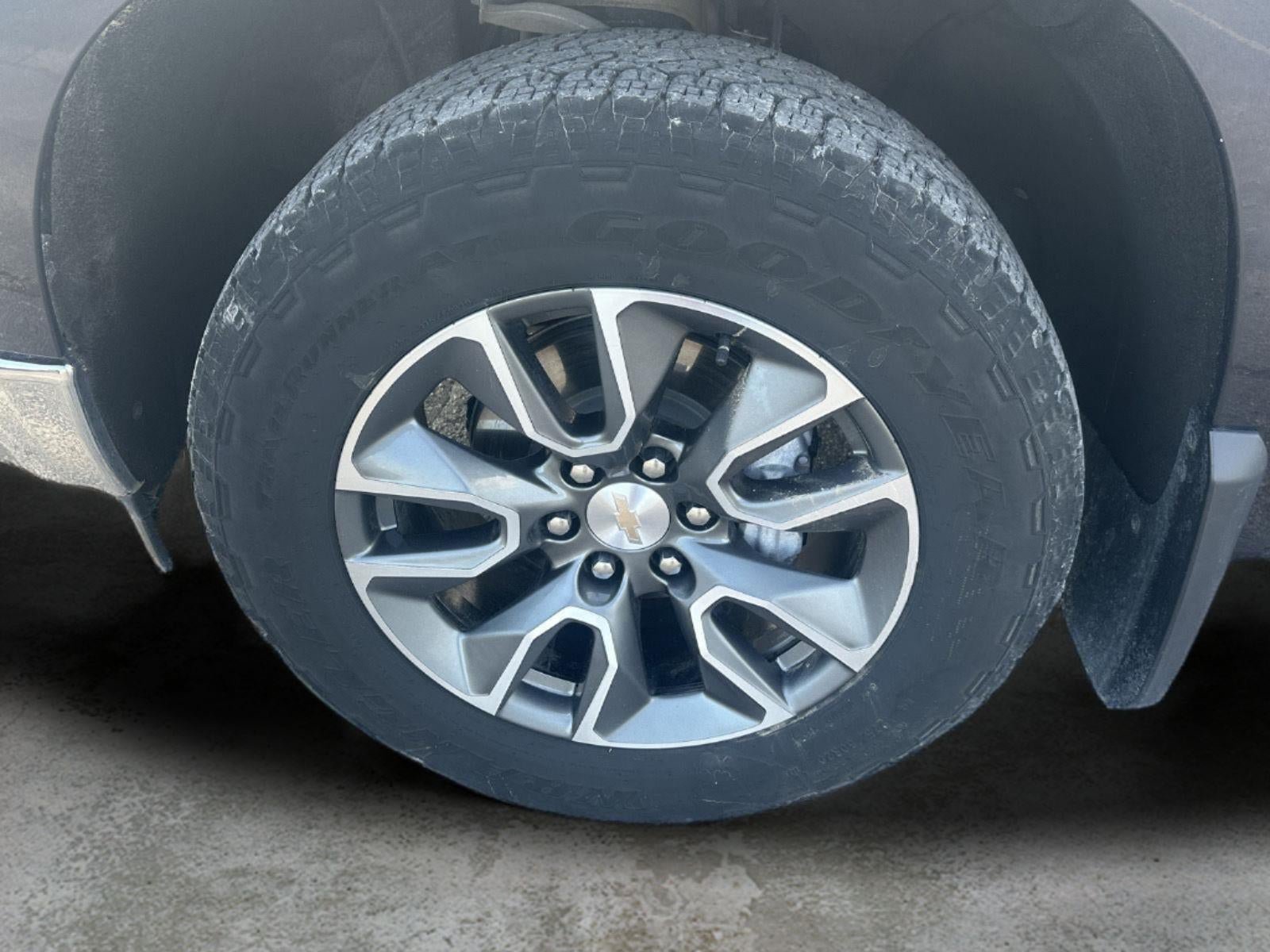 Used 2024 Chevrolet Silverado 1500 LT AWD/4WD image 40
