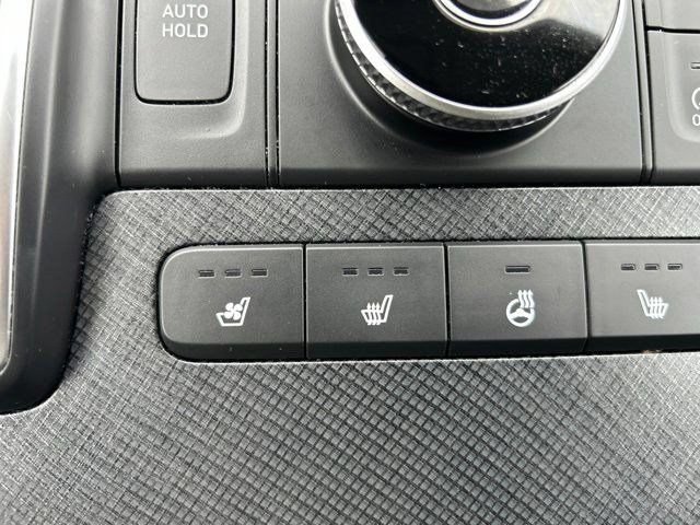 Used 2023 Hyundai Palisade Limited w/ Winter Package FWD image 34
