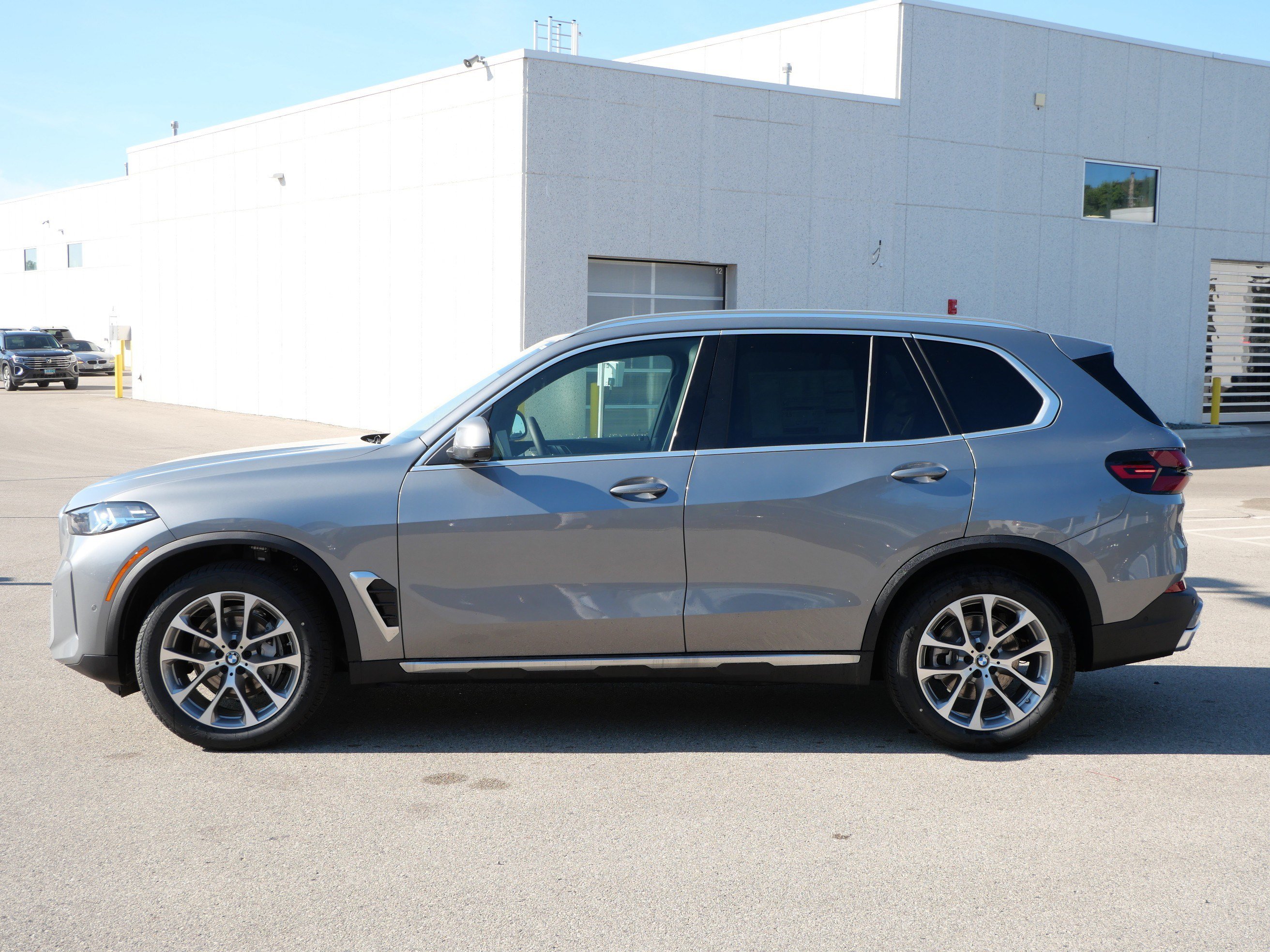 New 2026 BMW X5 xDrive40i AWD/4WD image 3