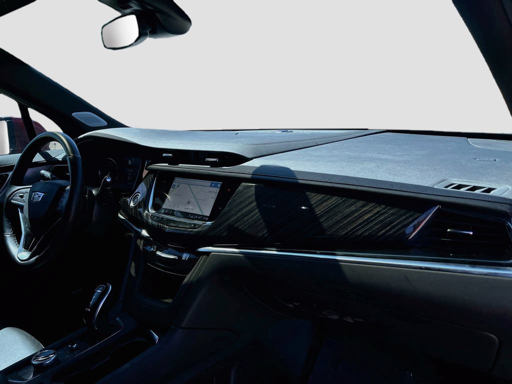 Used 2025 Cadillac XT6 Premium Luxury AWD/4WD image 32