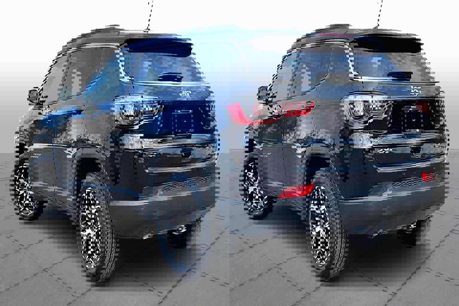 Used 2025 Jeep Compass Limited w/ Sun & Sound Group image 12