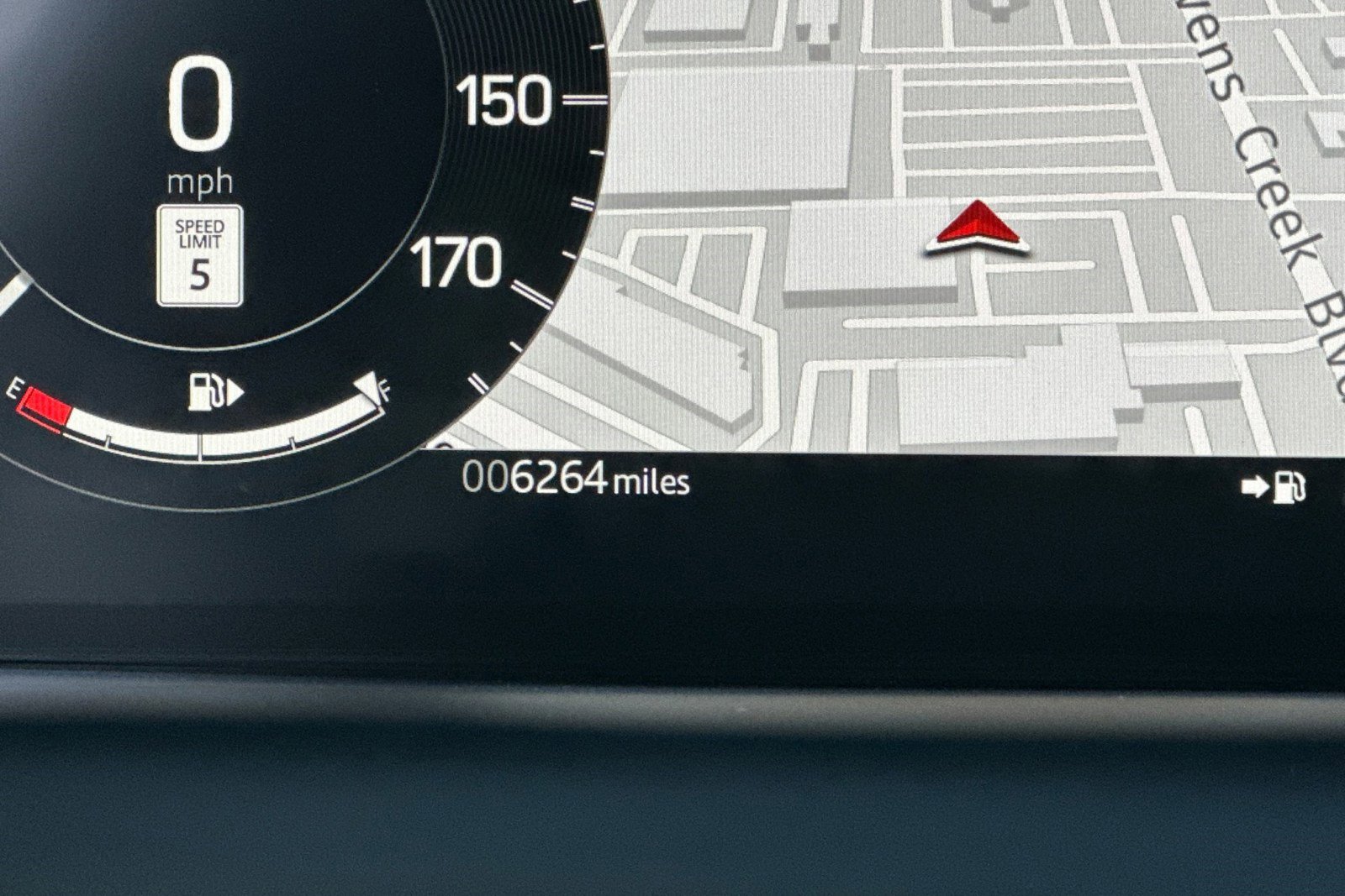 Certified 2025 Land Rover Discovery Sport Dynamic SE image 35