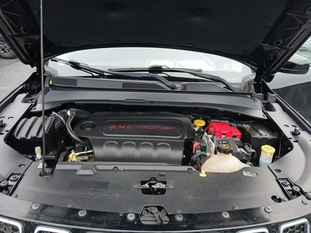 Used 2019 Jeep Compass Latitude AWD/4WD image 36