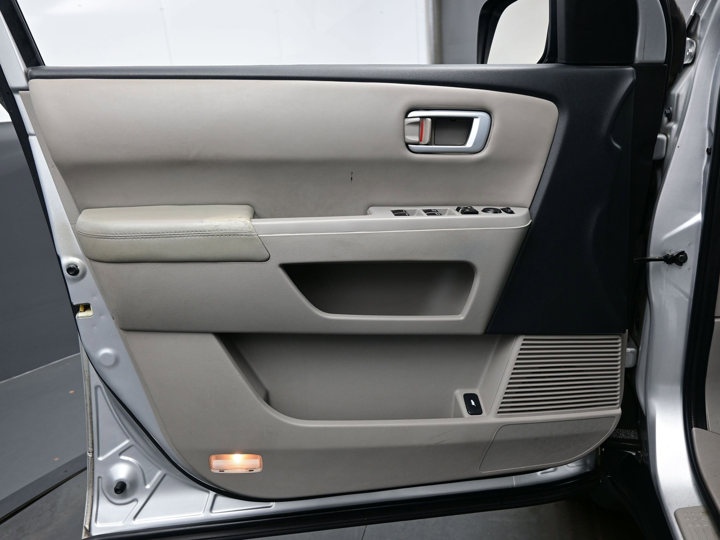 Used 2011 Honda Pilot EX-L image 9