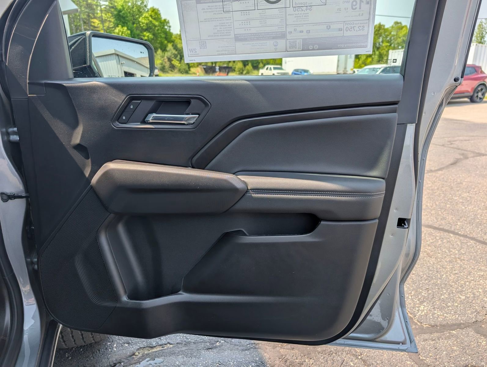 New 2025 GMC Canyon Elevation w/ Convenience Package image 27