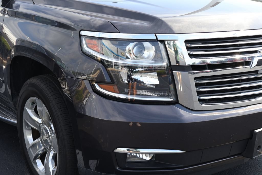 Used 2017 Chevrolet Suburban Premier AWD/4WD image 4