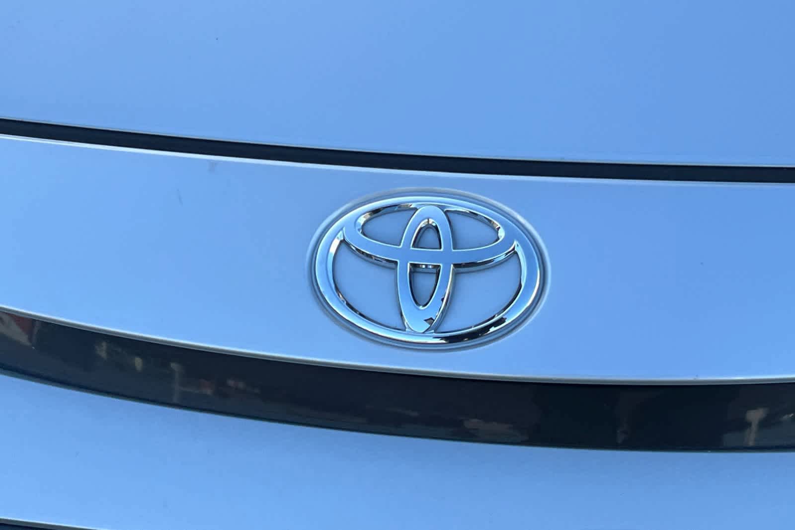 Certified 2022 Toyota Corolla SE FWD image 13
