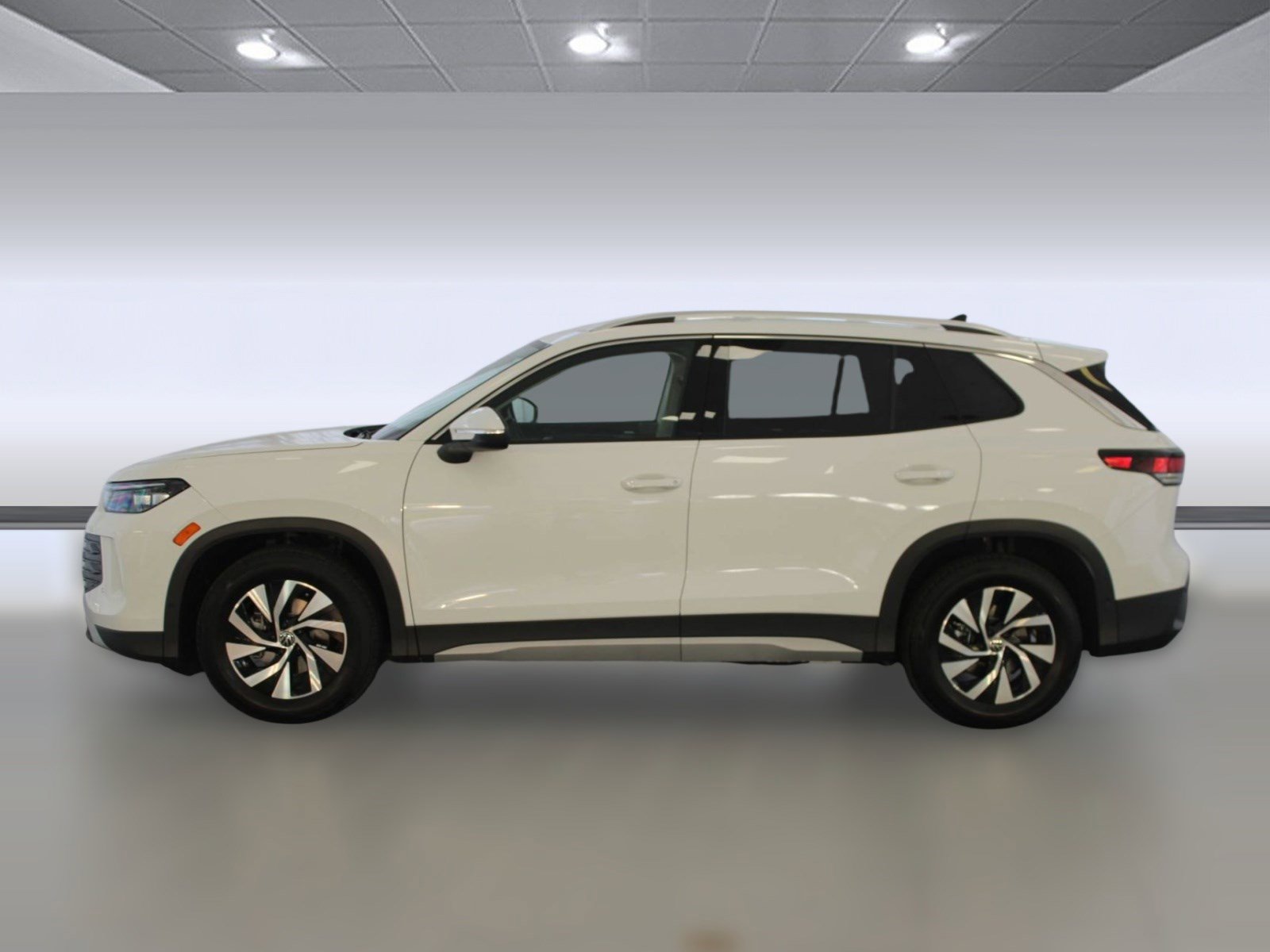 New 2026 Volkswagen Tiguan S FWD image 2