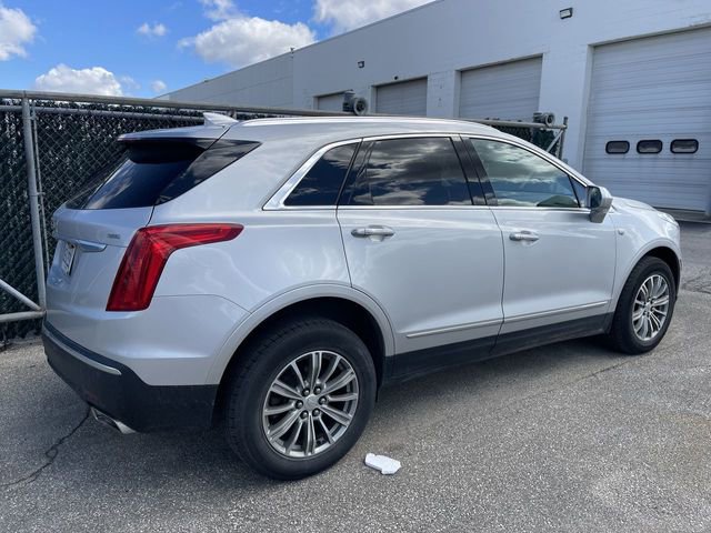 Used 2017 Cadillac XT5 Luxury w/ Driver Awareness Package AWD/4WD image 9
