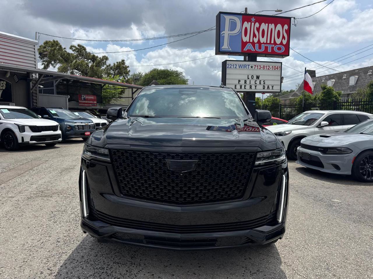 Used 2022 Cadillac Escalade Luxury AWD/4WD image 3