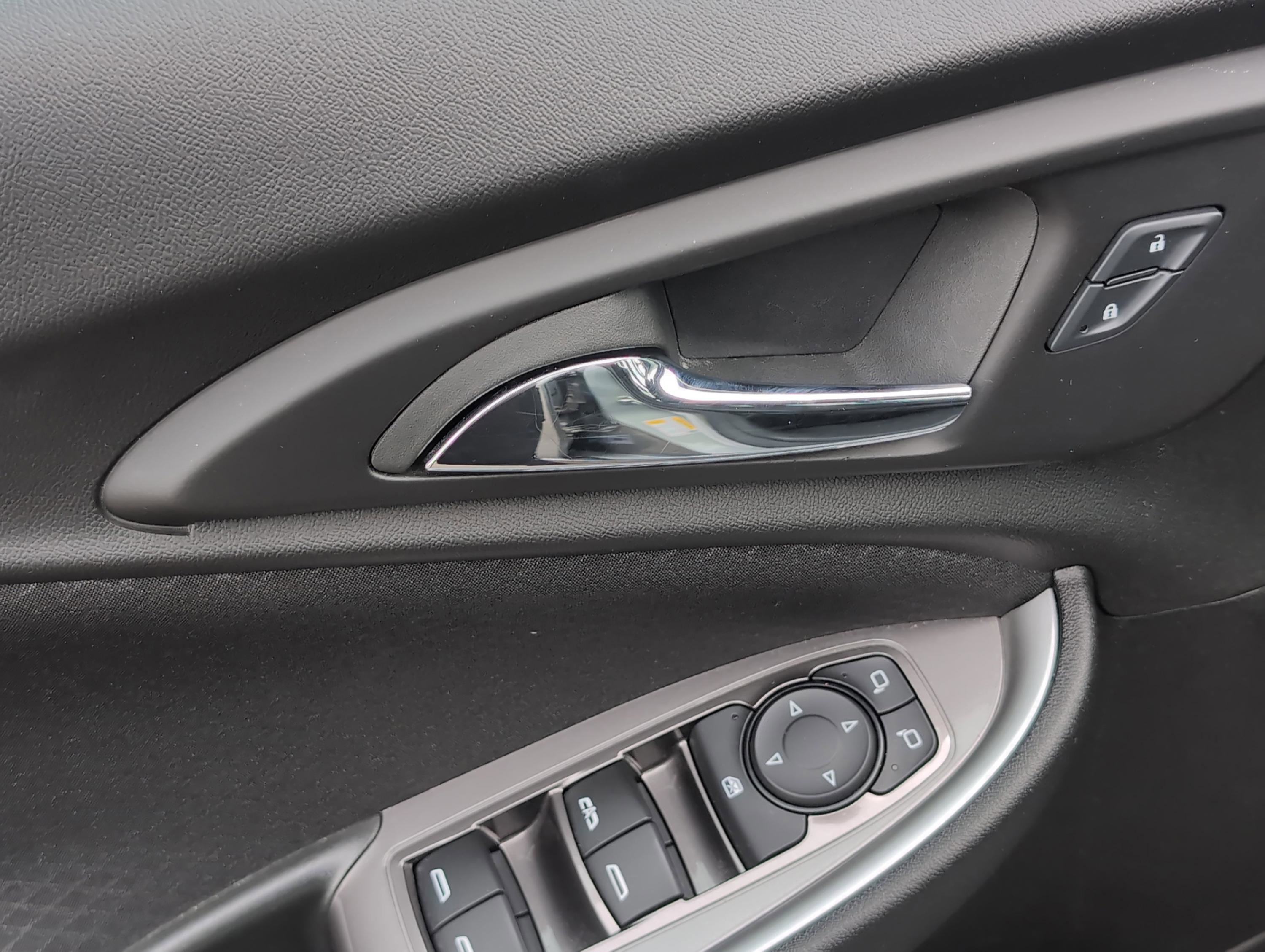 Used 2025 Chevrolet Malibu LT image 14