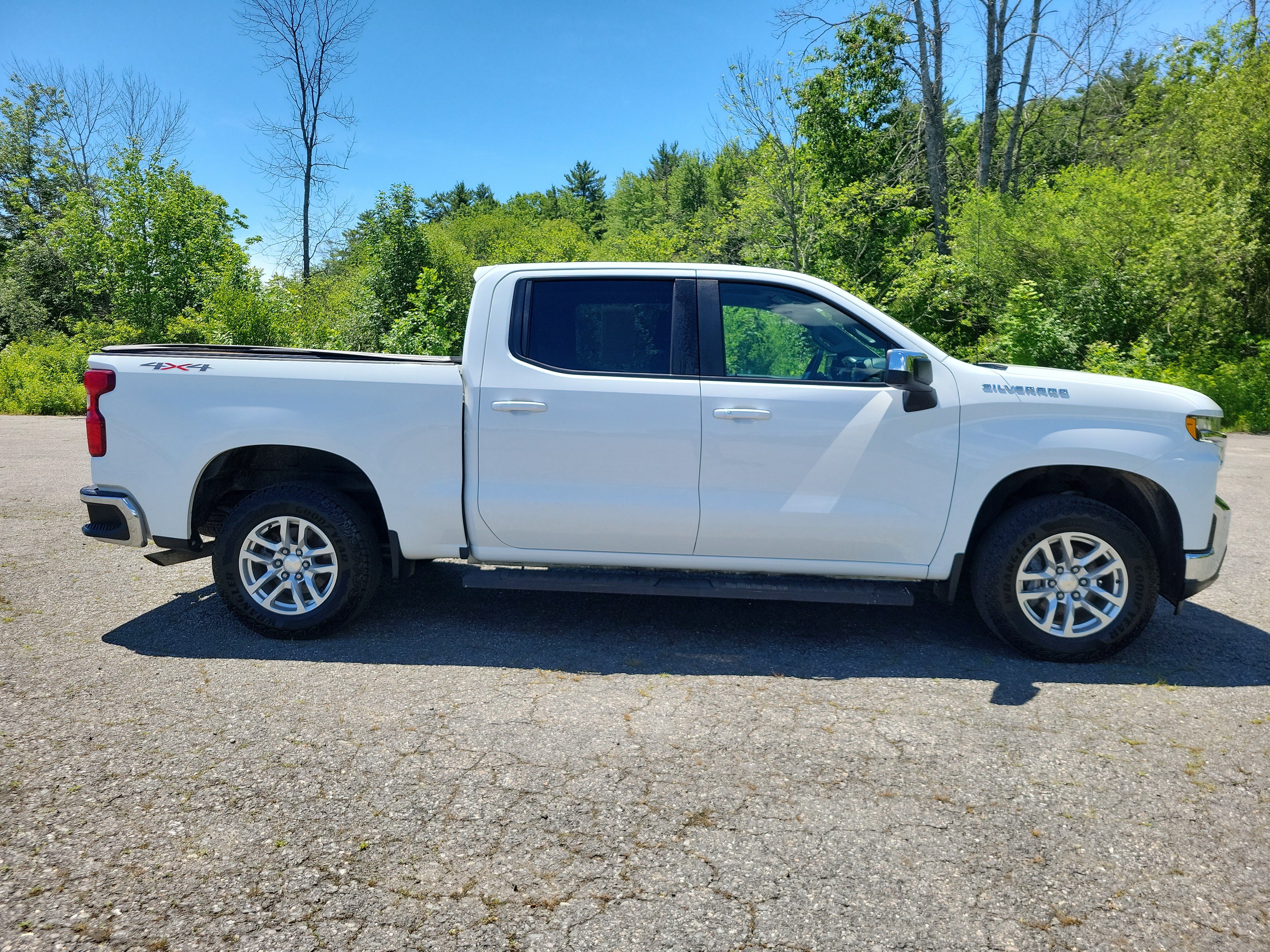 Used 2021 Chevrolet Silverado 1500 LT AWD/4WD image 4