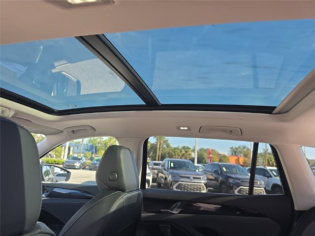 New 2026 Volkswagen Tiguan SE FWD image 26