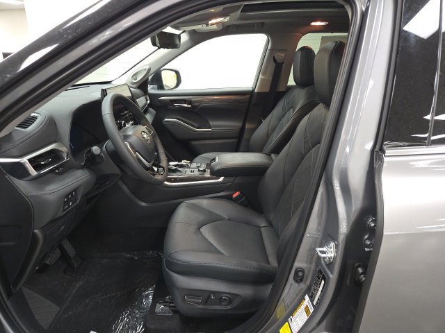 New 2026 Toyota Highlander Platinum AWD/4WD image 20