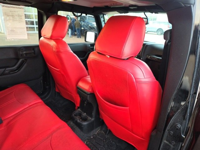 Used 2014 Jeep Wrangler Unlimited Sahara image 12