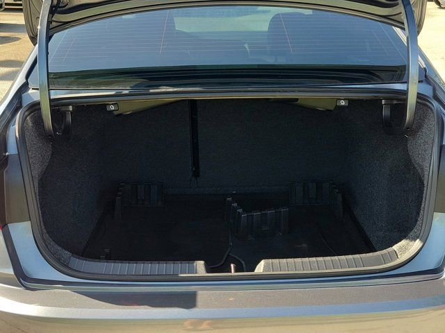 Used 2020 Volkswagen Jetta R-Line image 12