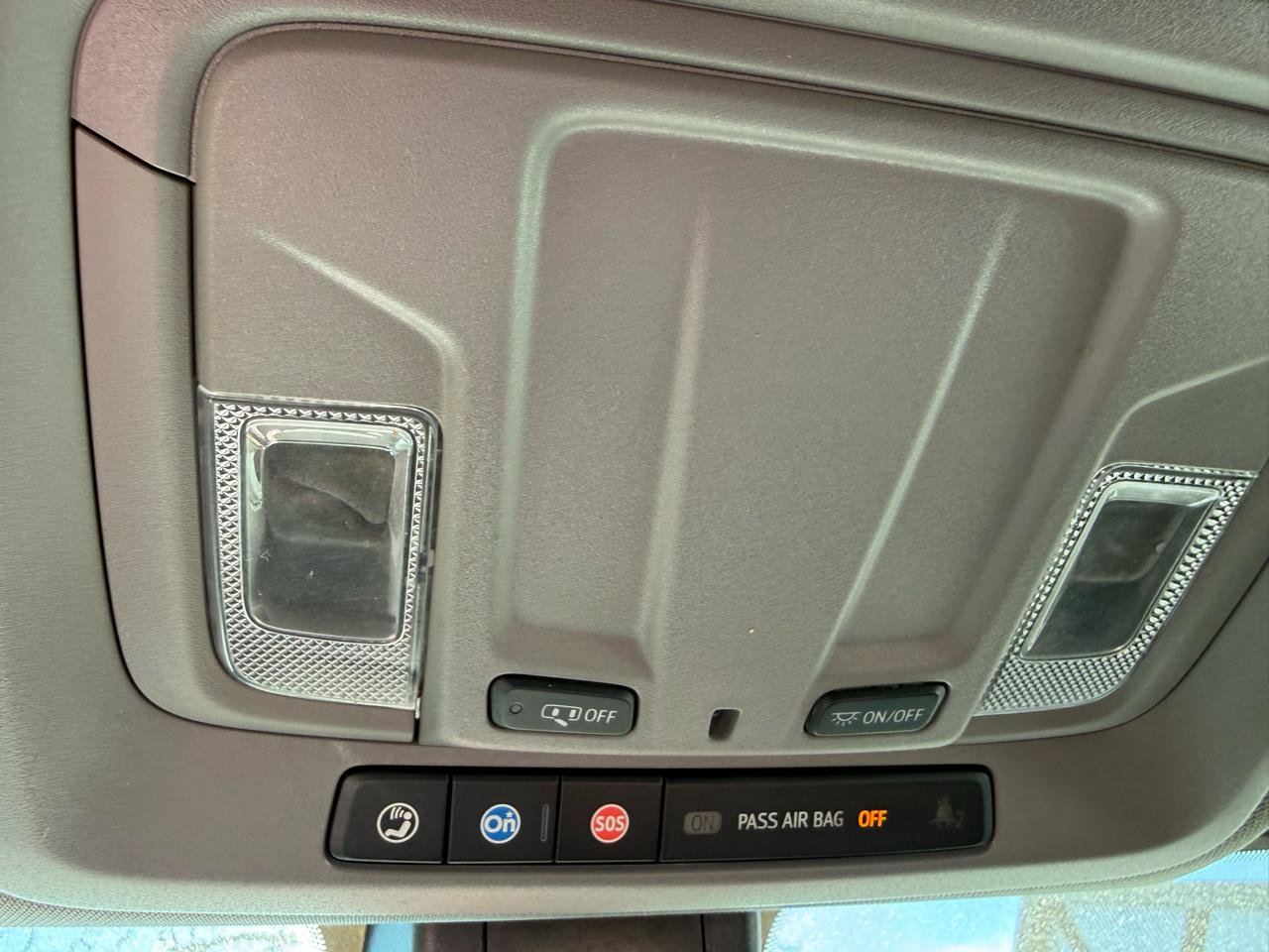 Used 2022 Chevrolet Silverado 2500 Custom w/ Custom Value Package image 13