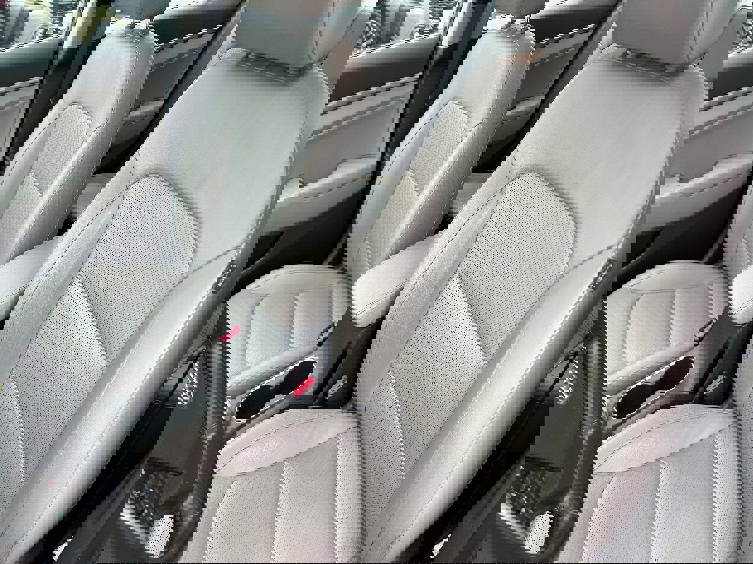 Used 2017 Hyundai Elantra Limited w/ Limited Ultimate Package 09 image 18