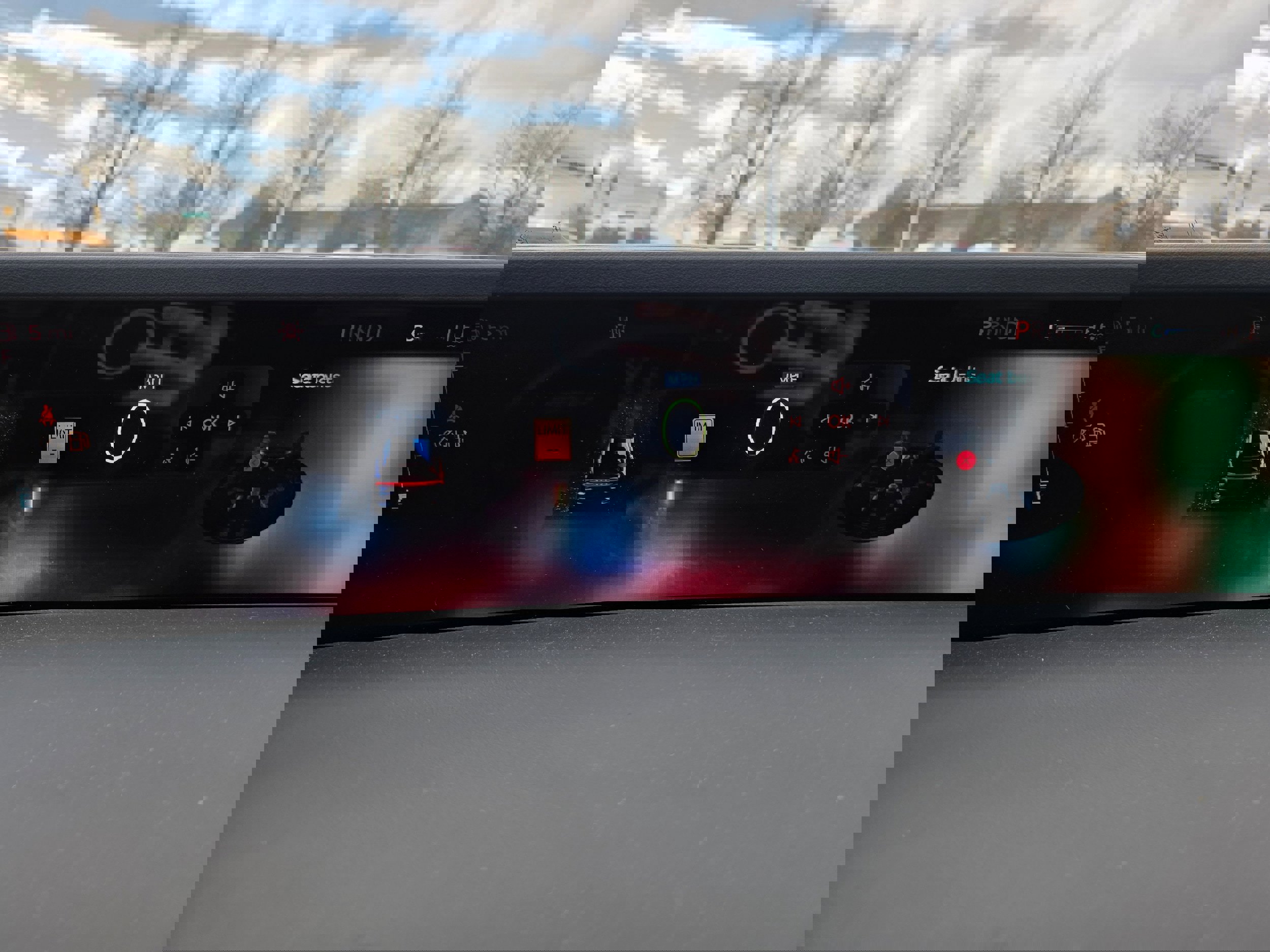 Used 2024 Lincoln Nautilus Reserve w/ Equipment Group 202A image 15