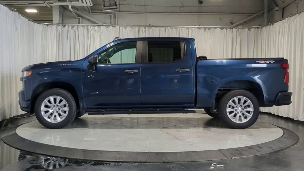 Used 2021 Chevrolet Silverado 1500 Custom w/ Safety Confidence Package AWD/4WD image 6