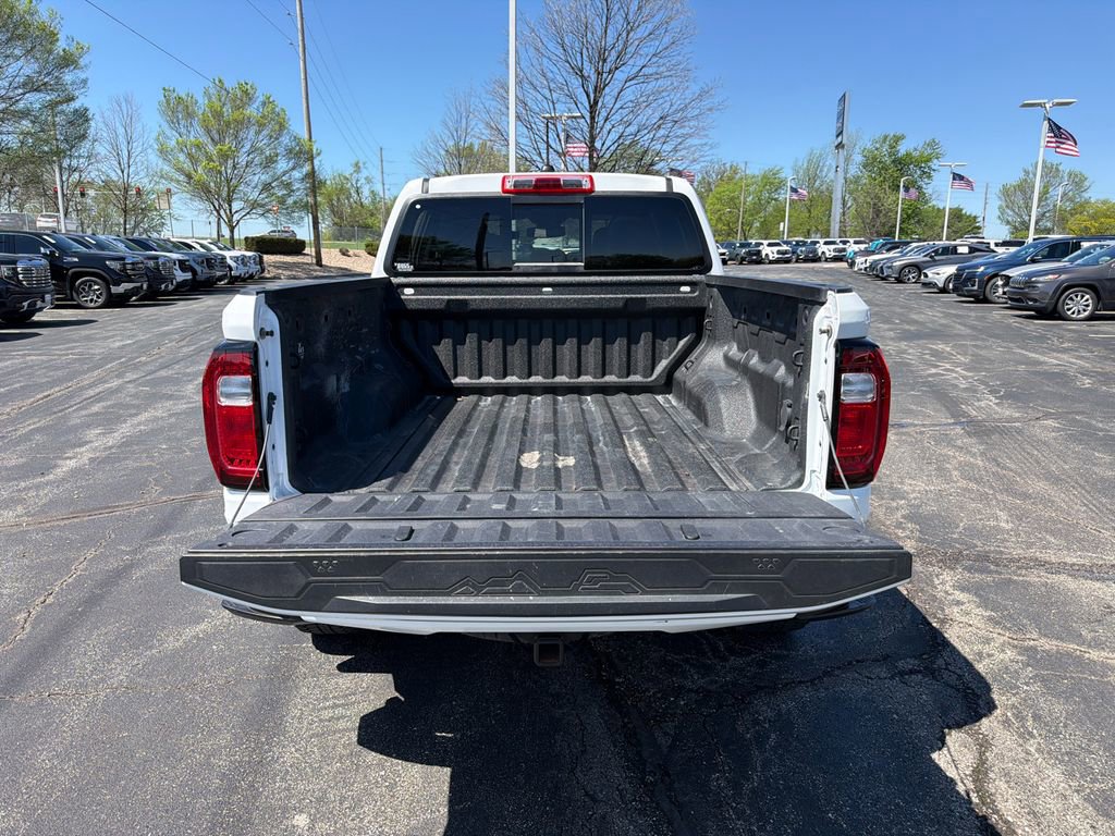 Used 2024 GMC Canyon AT4 w/ AT4 Premium Package AWD/4WD image 9