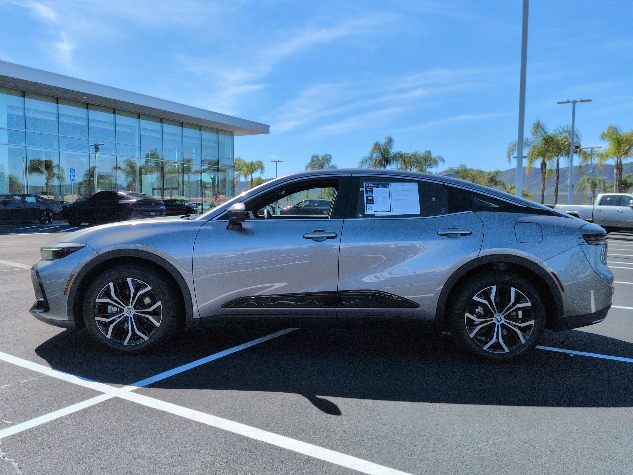 Used 2023 Toyota Crown XLE image 7