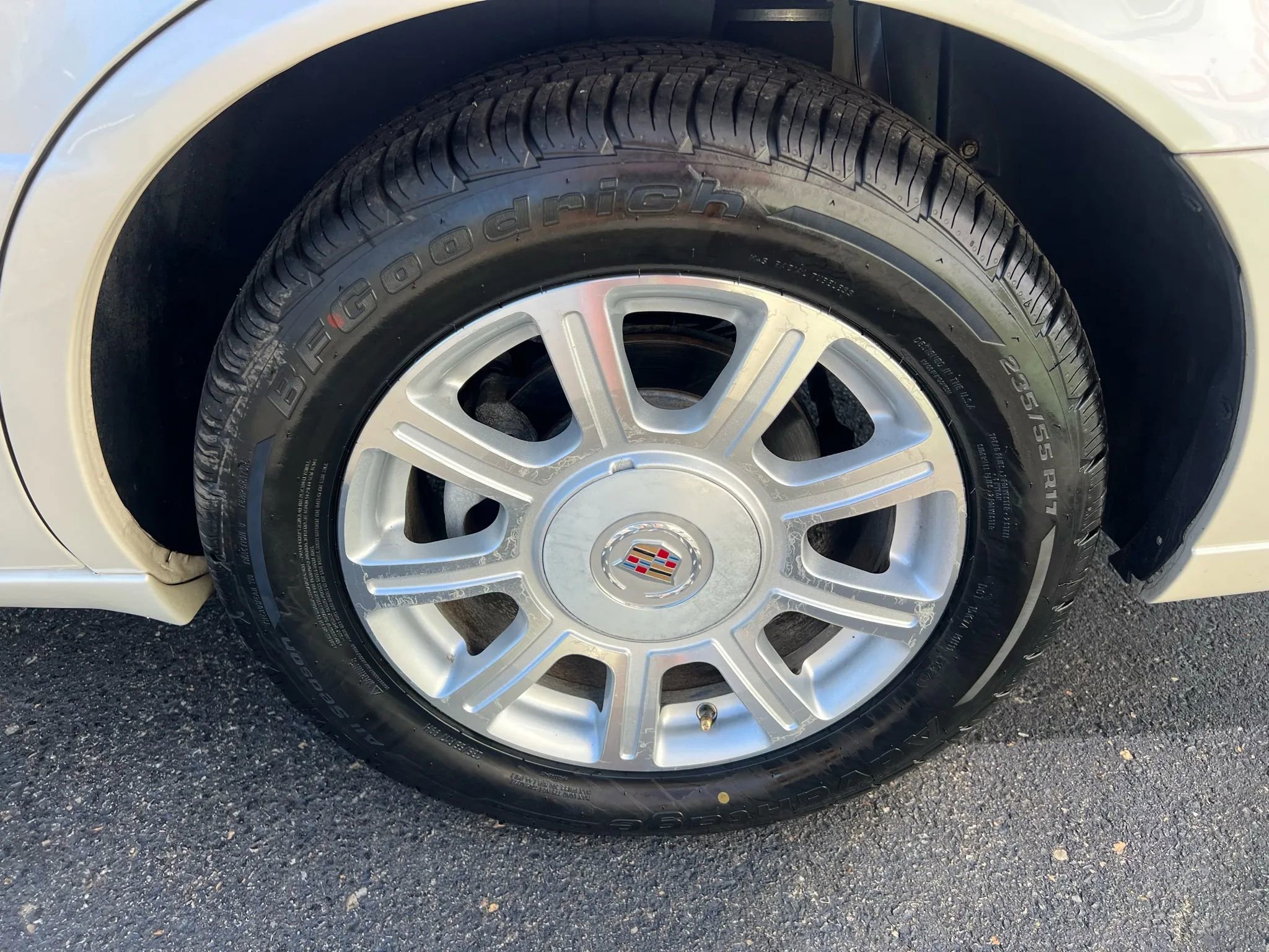 Used 2009 Cadillac DTS w/ Trunk Convenience Package FWD image 62