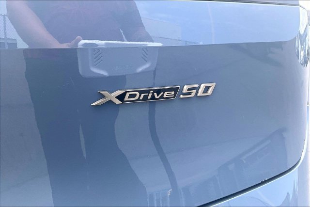 Used 2024 BMW iX xDrive50 w/ Premium Package AWD/4WD image 32