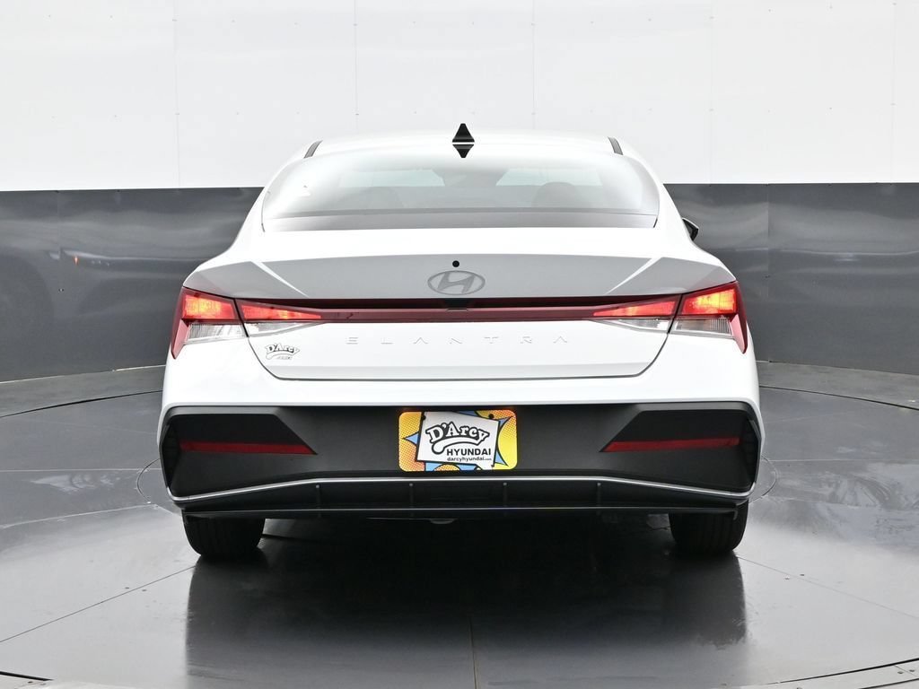 New 2026 Hyundai Elantra SE FWD image 6