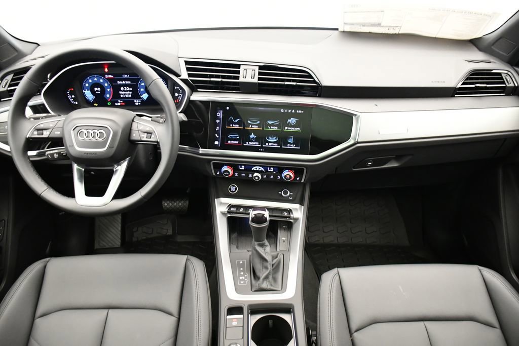 Used 2025 Audi Q3 2.0T Premium w/ Convenience Package AWD/4WD image 21