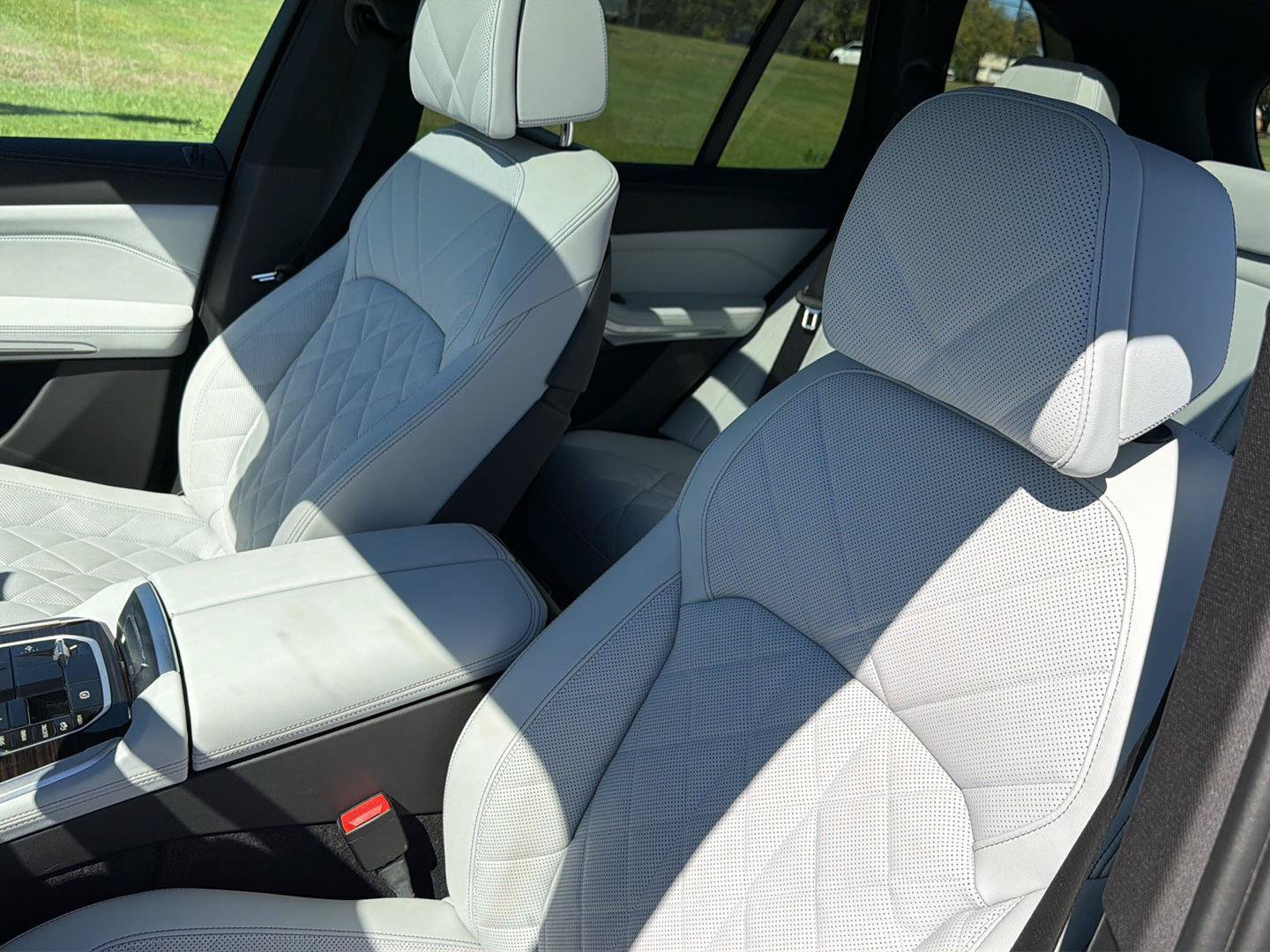 Used 2024 BMW X5 xDrive50e w/ Premium Package AWD/4WD image 29