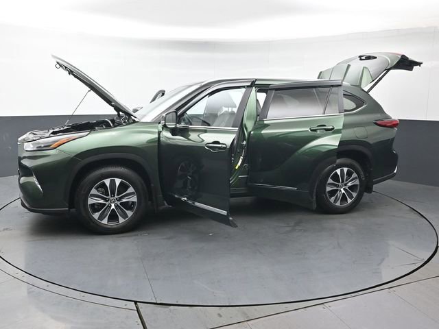 Certified 2023 Toyota Highlander XLE image 54