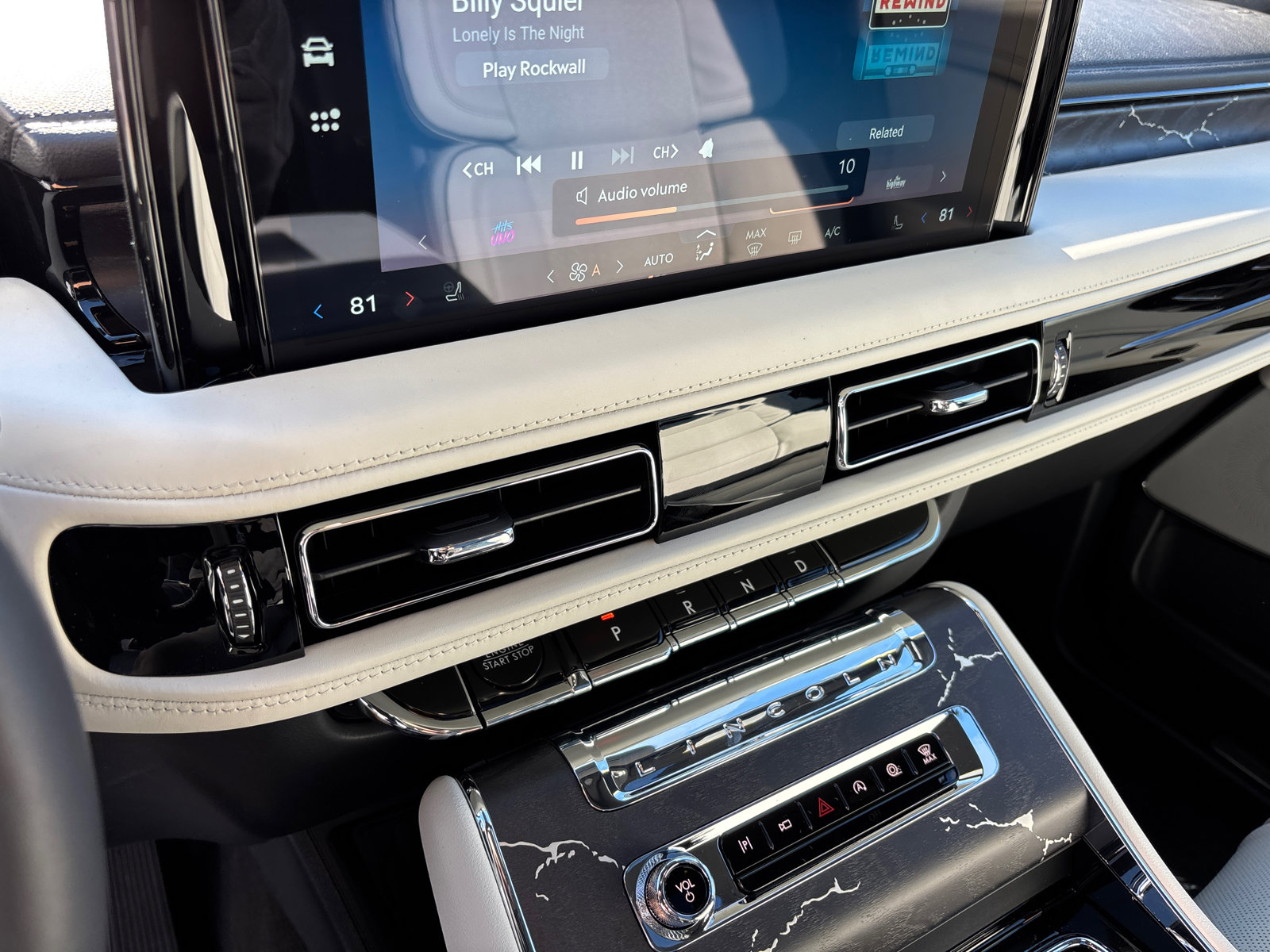 New 2026 Lincoln Aviator Black Label w/ Dynamic Handling Package image 23