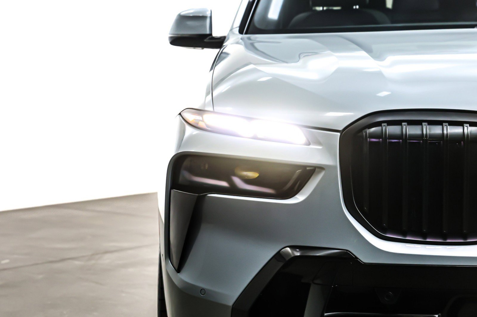 Used 2024 BMW X7 xDrive40i w/ M Sport Package image 15