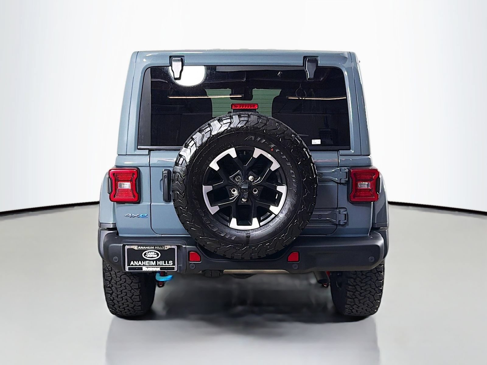 Used 2025 Jeep Wrangler Unlimited Rubicon 4xe AWD/4WD image 4