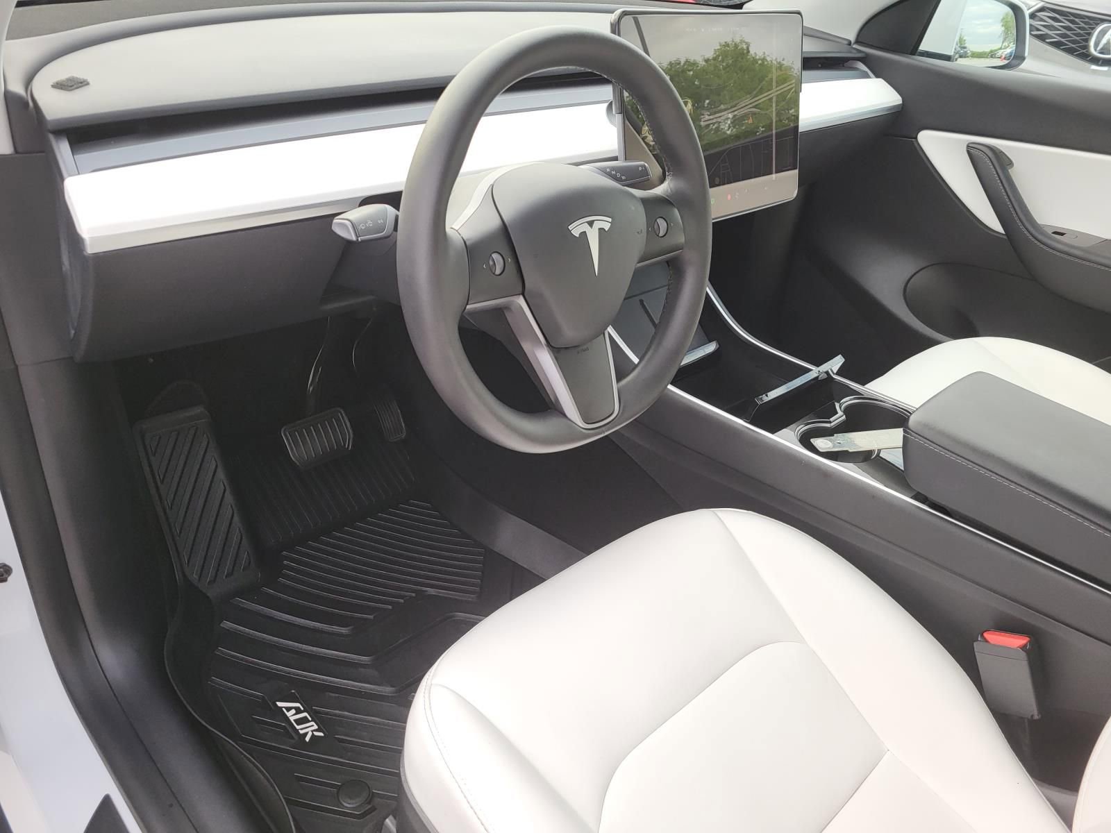 Used 2021 Tesla Model Y Long Range image 18