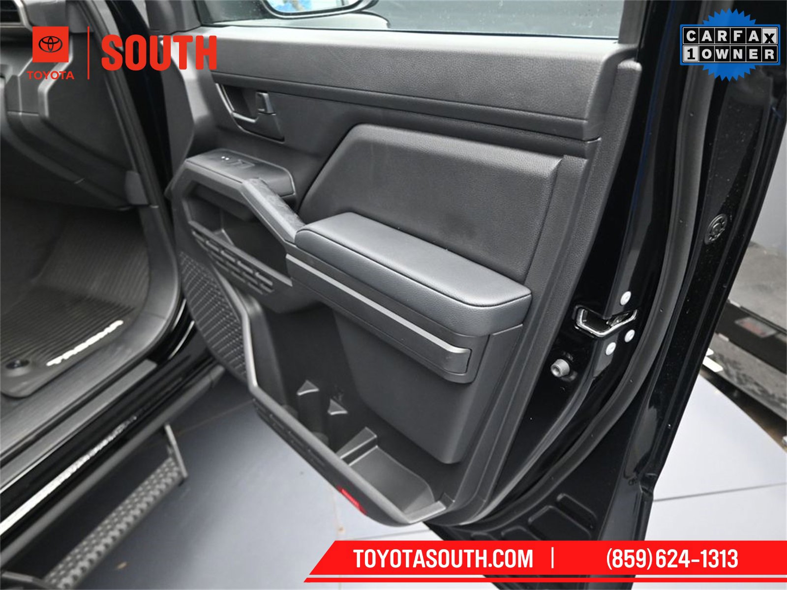 Used 2025 Toyota Tacoma SR w/ SR Upgrade Package image 33