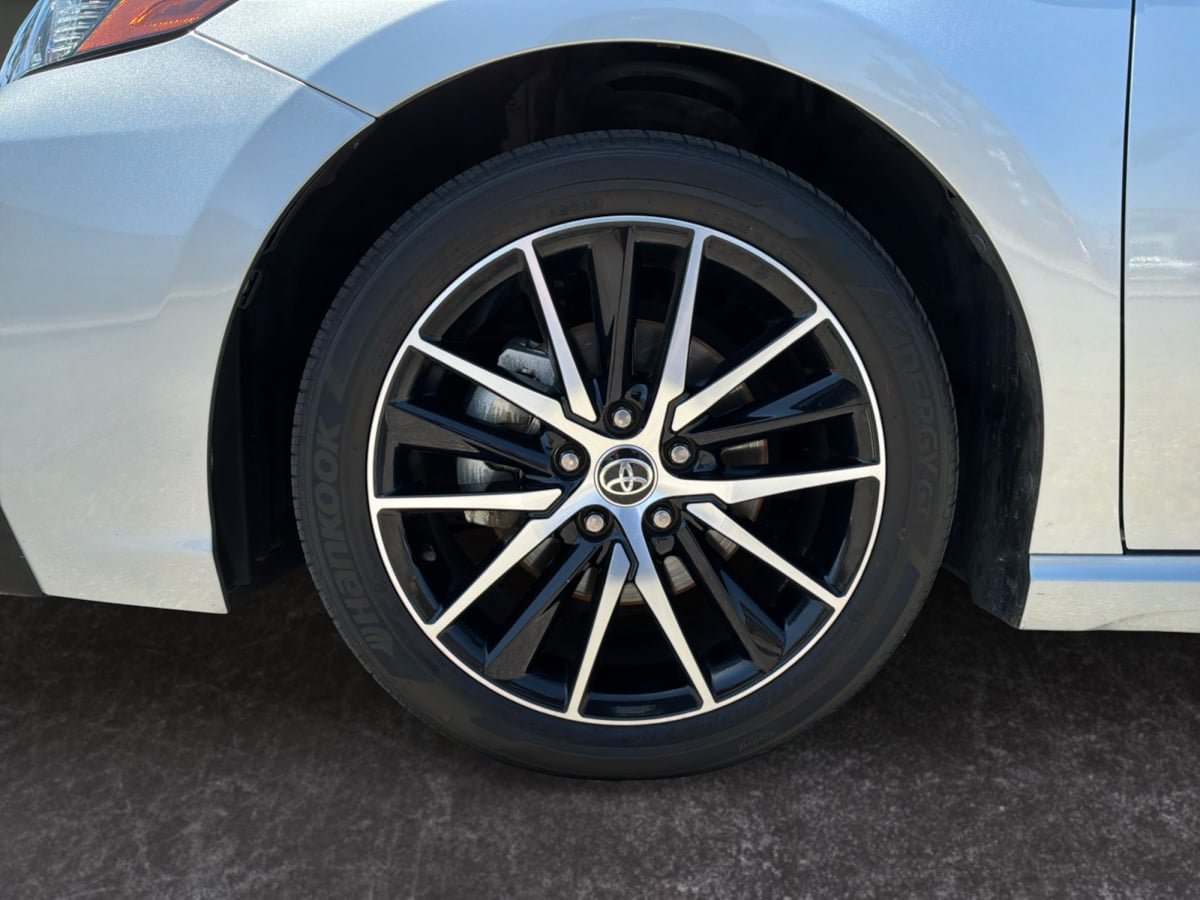 Used 2024 Toyota Camry SE FWD image 9