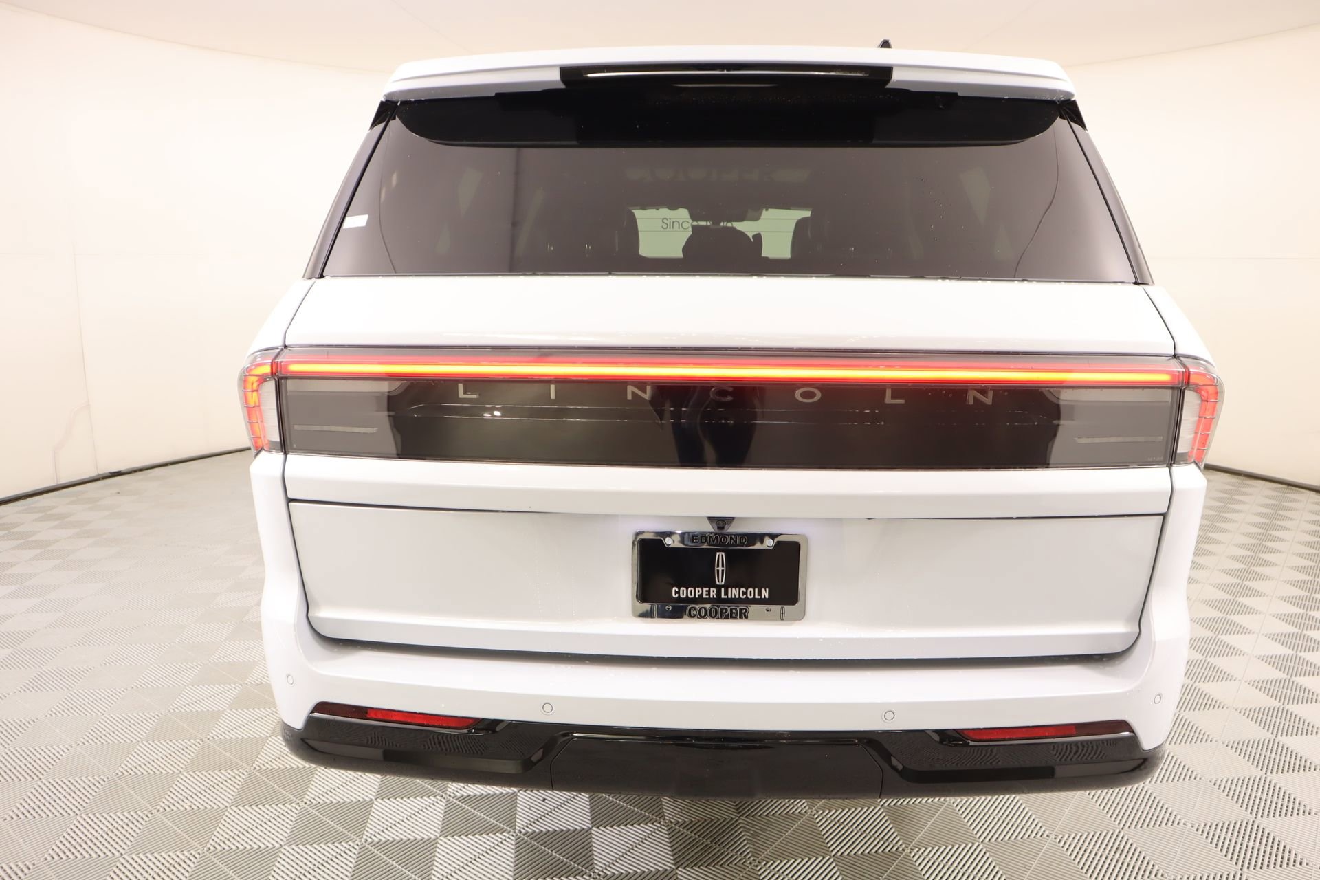 New 2026 Lincoln Navigator L Black Label AWD/4WD image 22