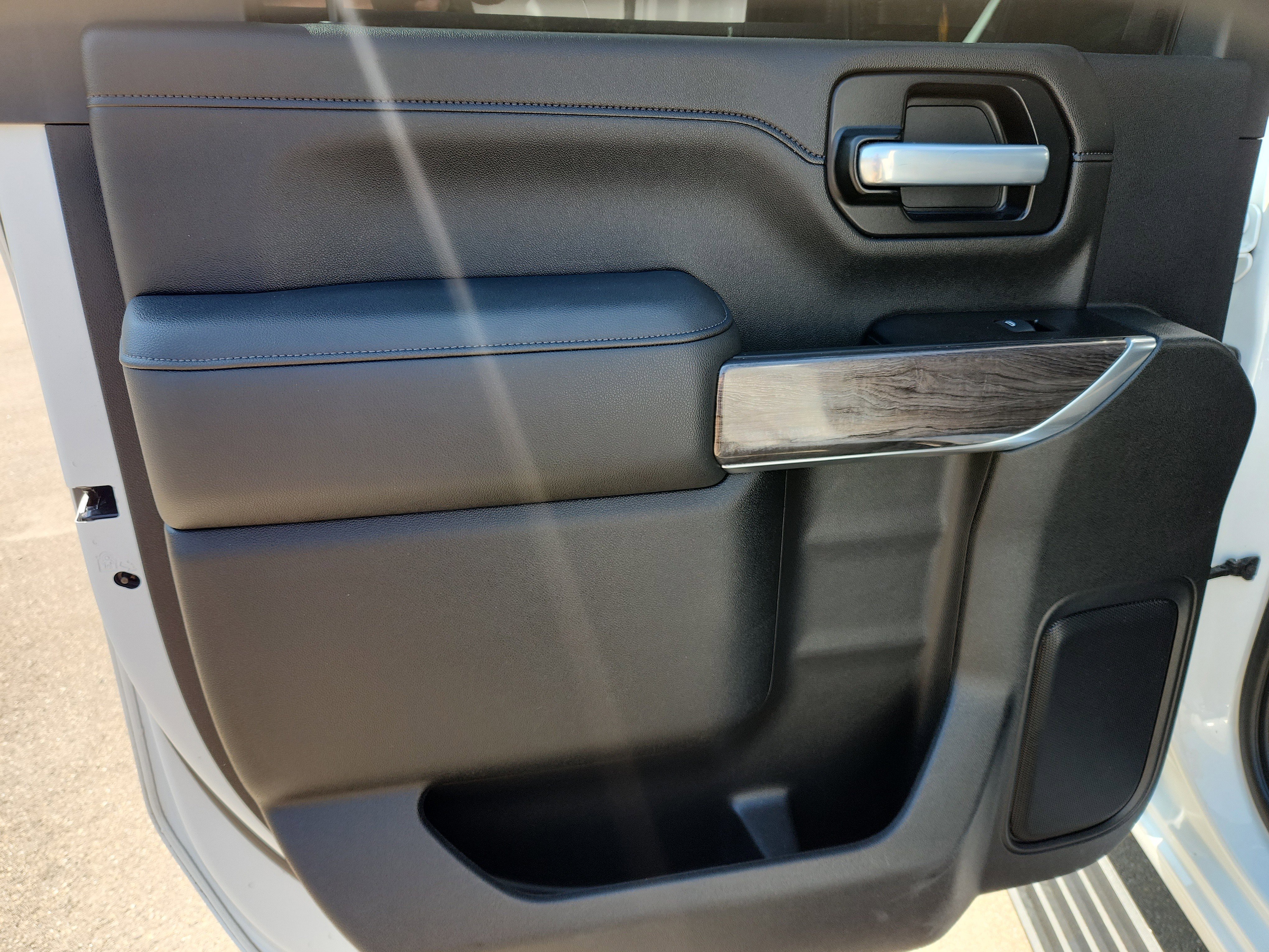 Used 2021 Chevrolet Silverado 2500 LTZ w/ LTZ Plus Package AWD/4WD image 44