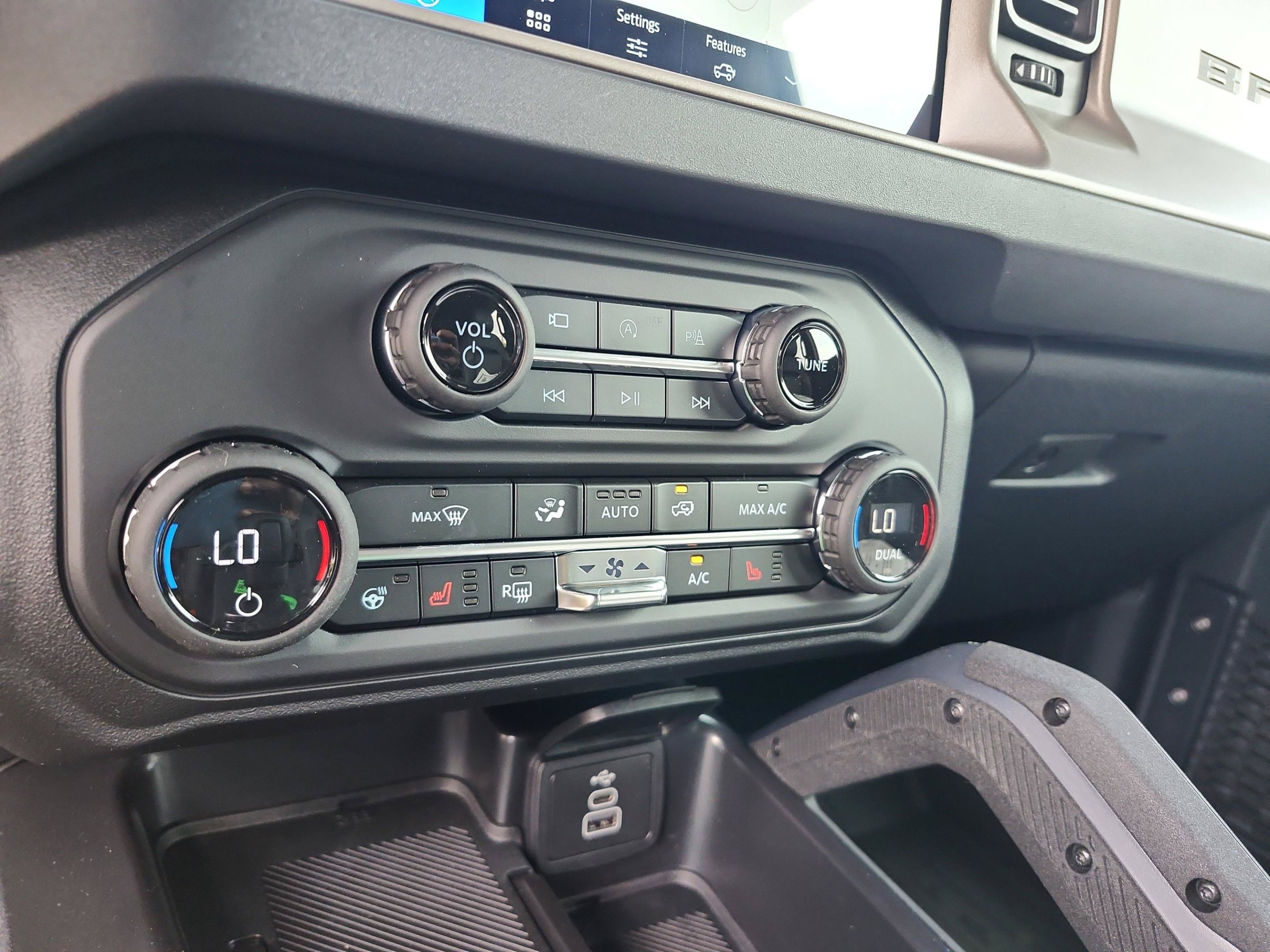 New 2026 Ford Bronco Outer Banks w/ Sasquatch Package AWD/4WD image 28