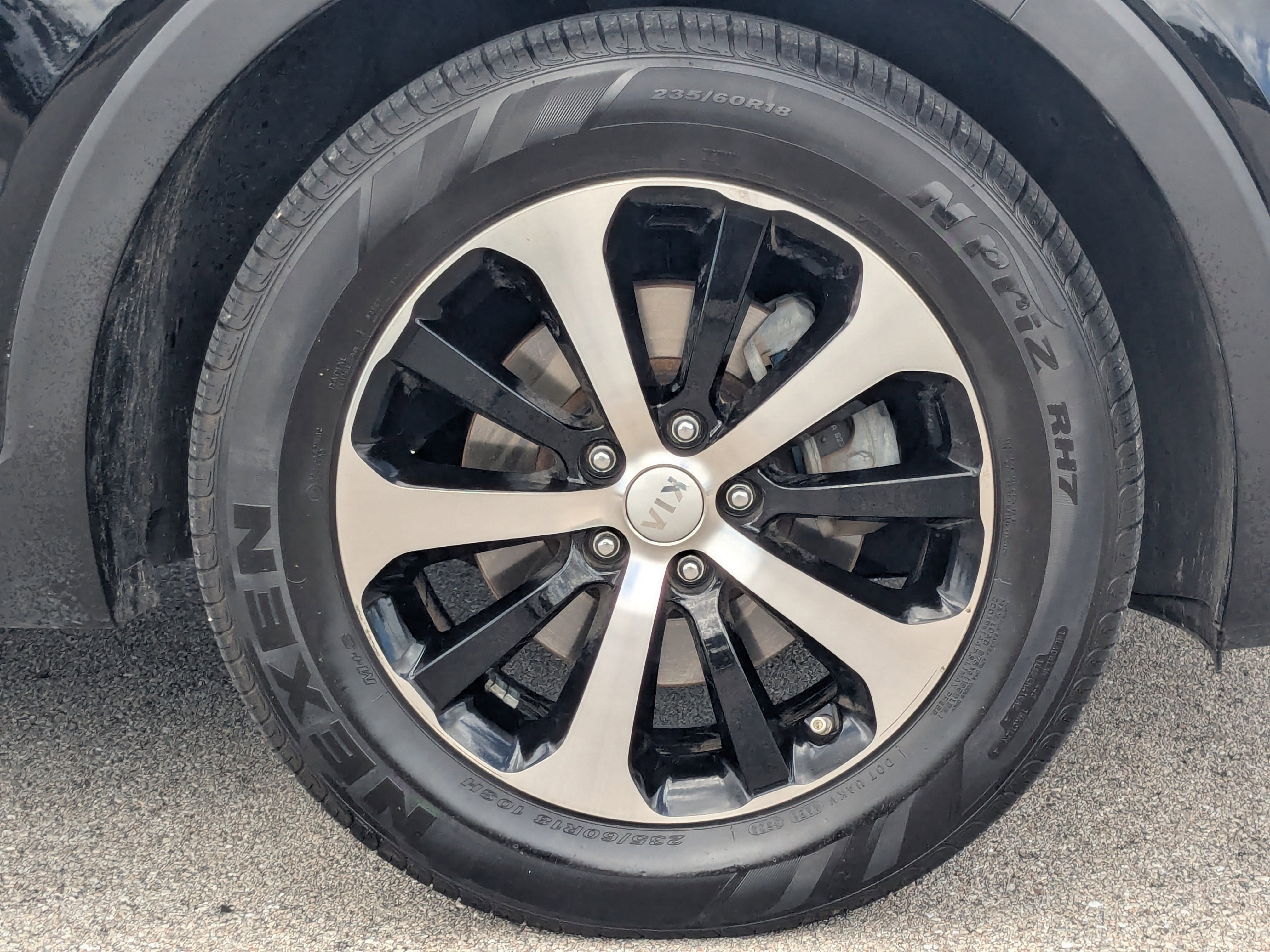 Used 2018 Kia Sorento EX image 12