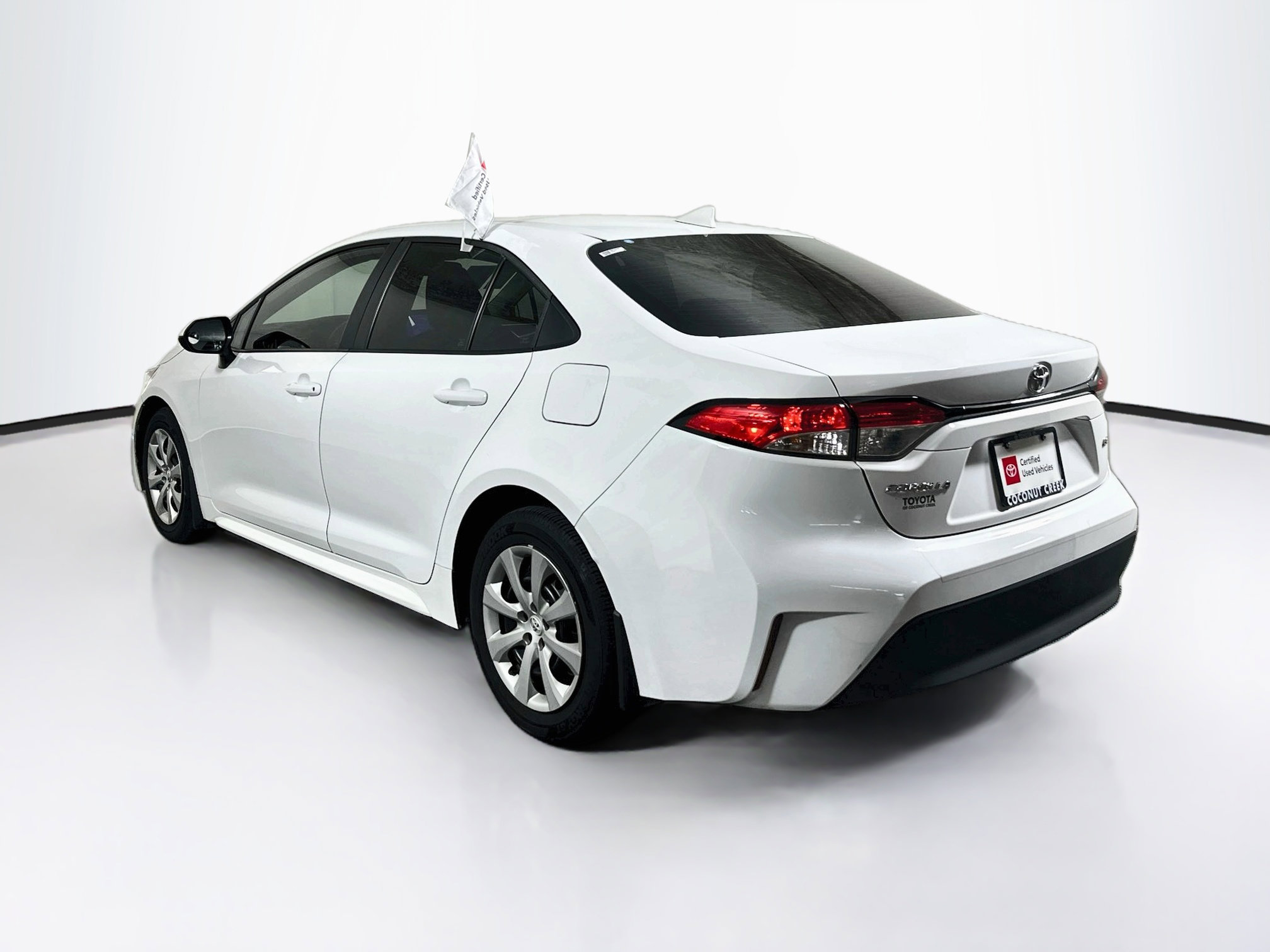 Certified 2025 Toyota Corolla LE FWD image 5