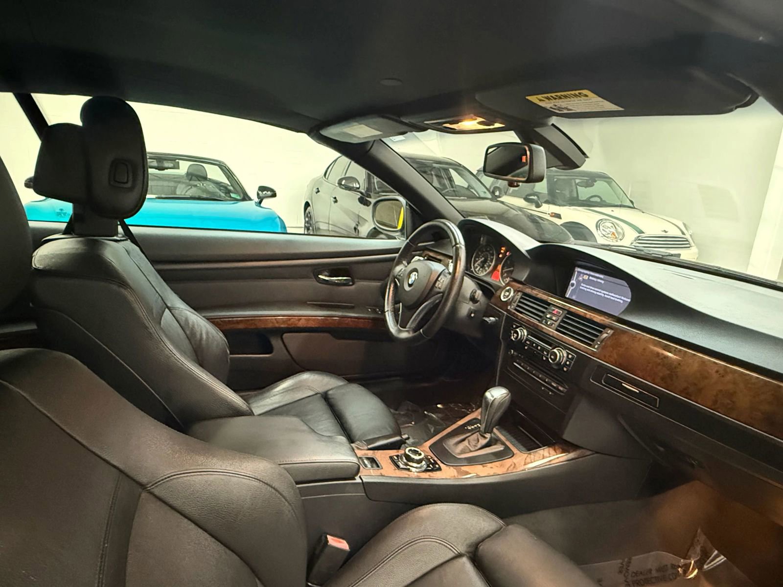 Used 2010 BMW 335i Convertible image 22