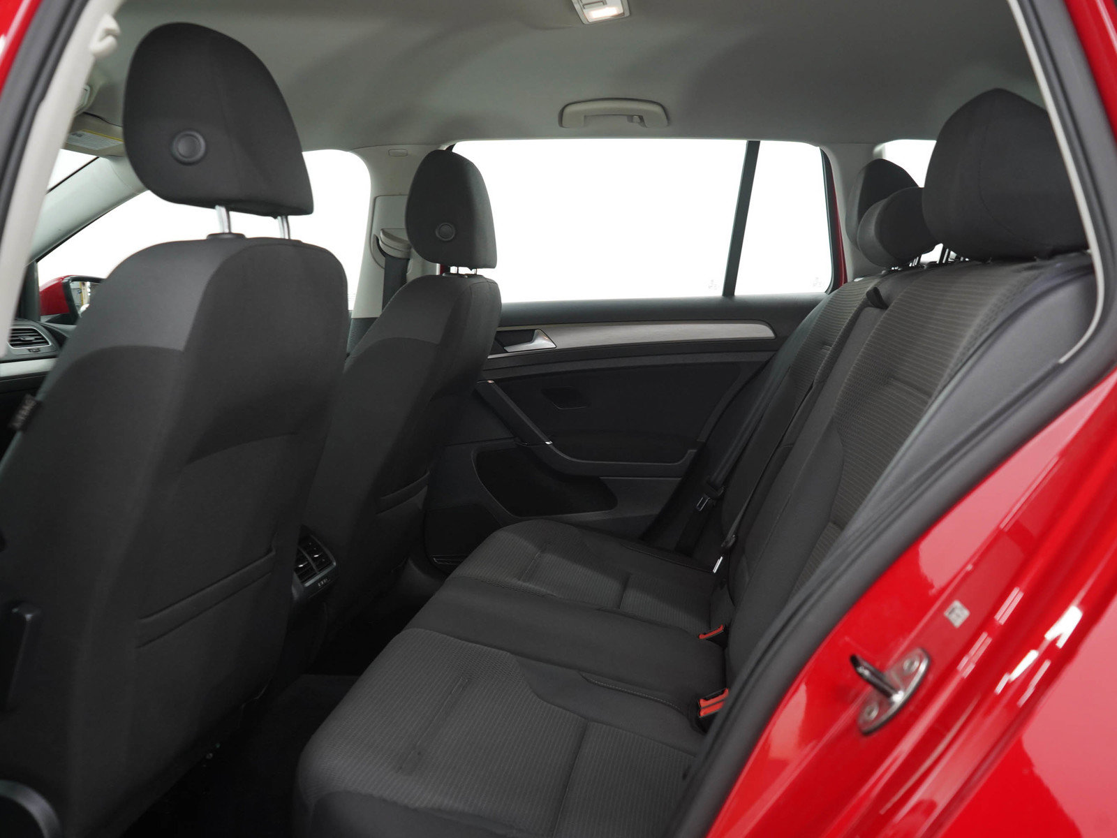 Used 2016 Volkswagen Golf S FWD image 14