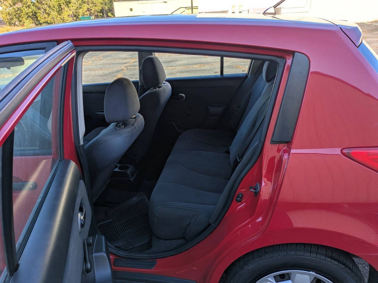 Used 2008 Nissan Versa 1.8 S FWD image 24