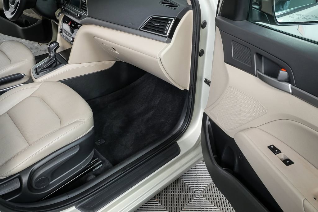 Used 2017 Hyundai Elantra Limited image 25